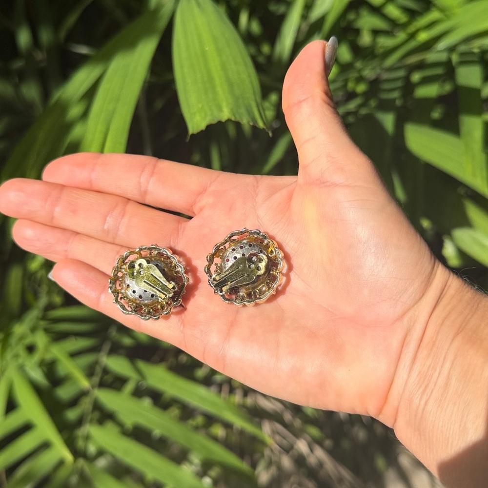Vintage Weiss Green Faux Gemstone Clip On Earrings - Picture 2 of 3